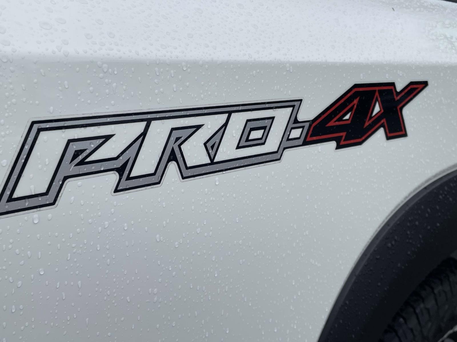 Used 2022 Nissan Frontier PRO-4X image 4