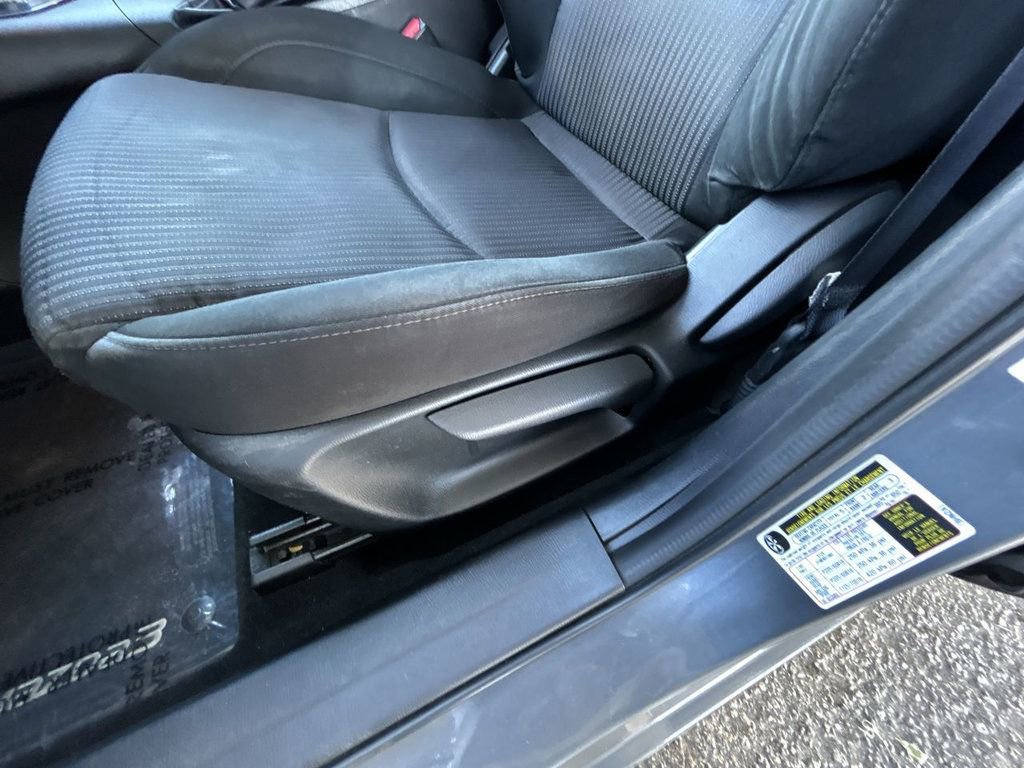 Used 2016 MAZDA MAZDA3 i Touring image 13