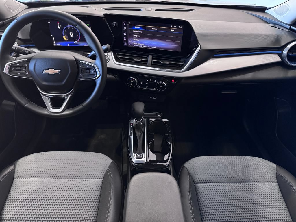 Used 2024 Chevrolet Trax LT w/ Driver Confidence Package FWD image 11
