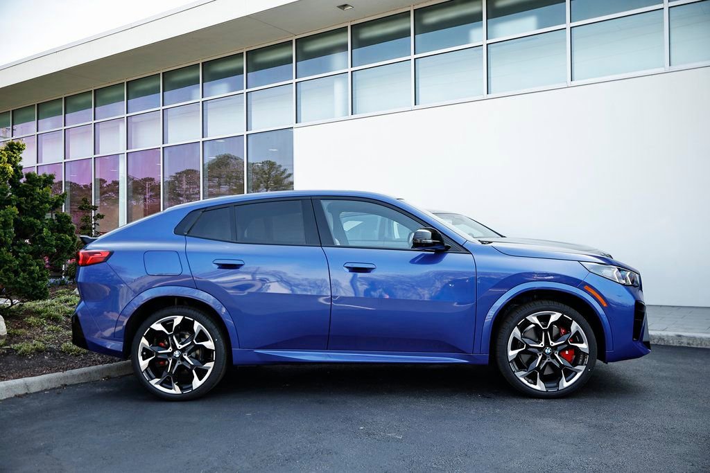 New 2026 BMW X2 xDrive28i w/ Technology Package AWD/4WD image 4