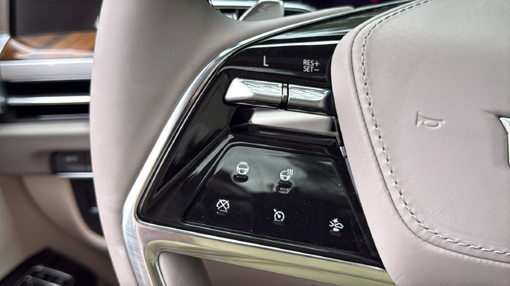 New 2026 Cadillac Escalade Platinum Sport w/ LPO, Floor Liner Package AWD/4WD image 16