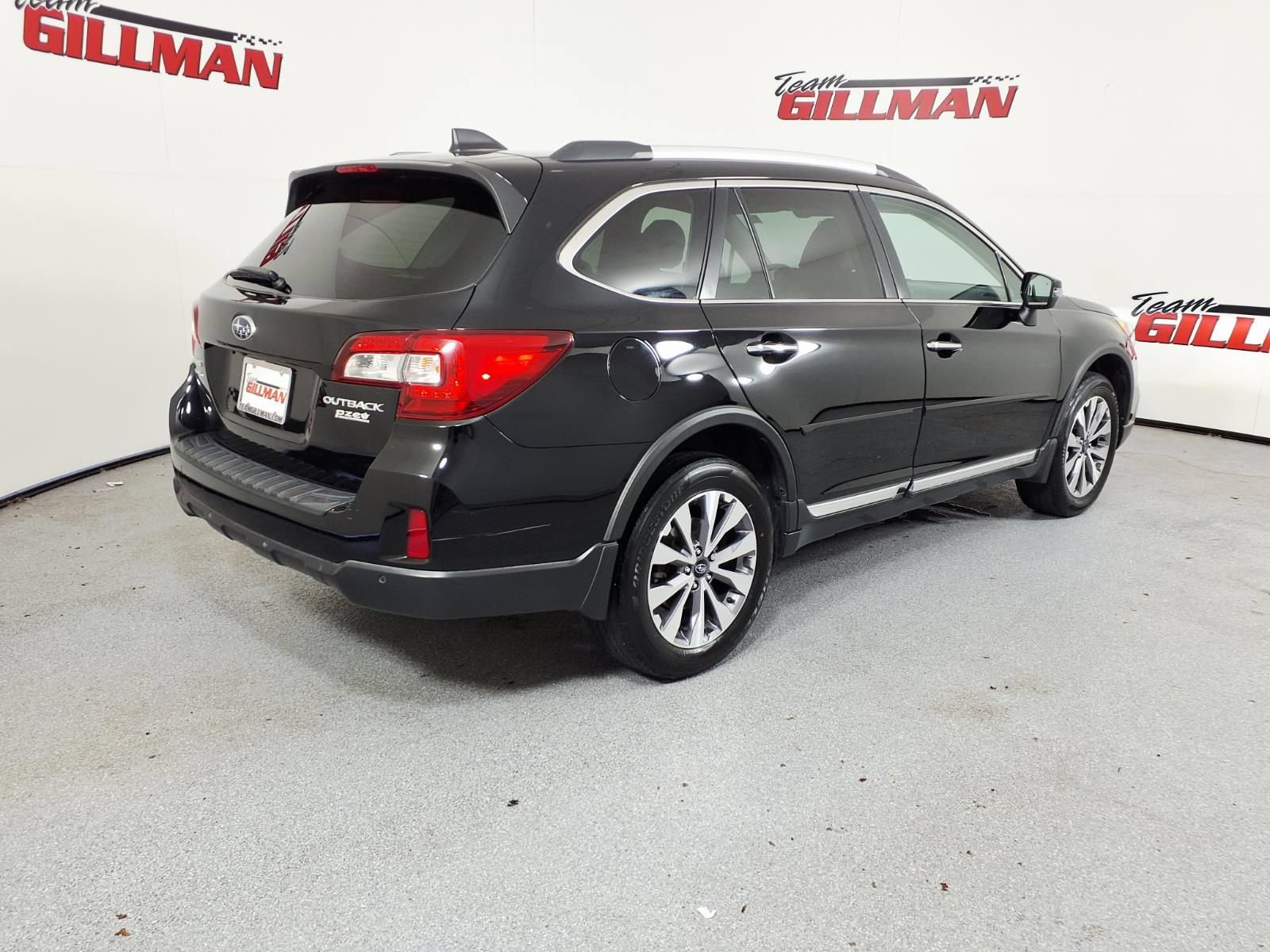 Used 2017 Subaru Outback 2.5i Touring w/ Popular Package #5A AWD/4WD image 4