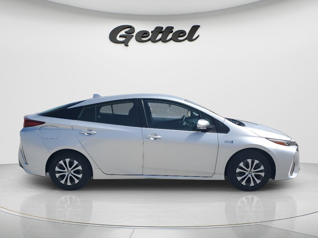 Certified 2021 Toyota Prius Prime LE FWD image 4