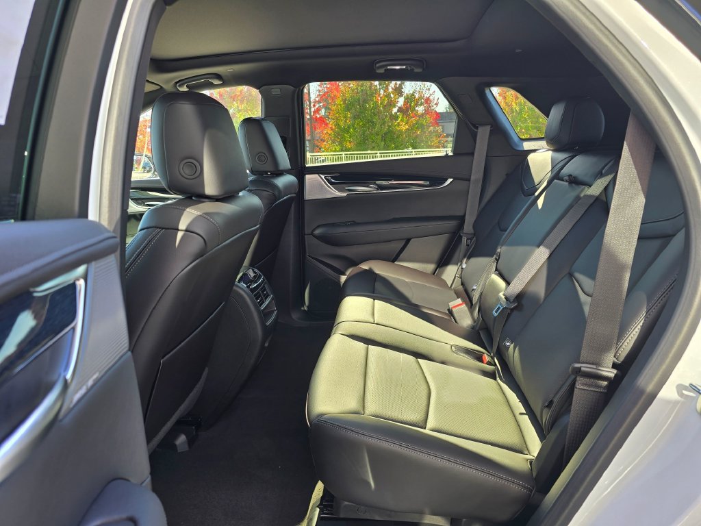 New 2026 Cadillac XT5 Premium Luxury w/ LPO, ONYX Package AWD/4WD image 16