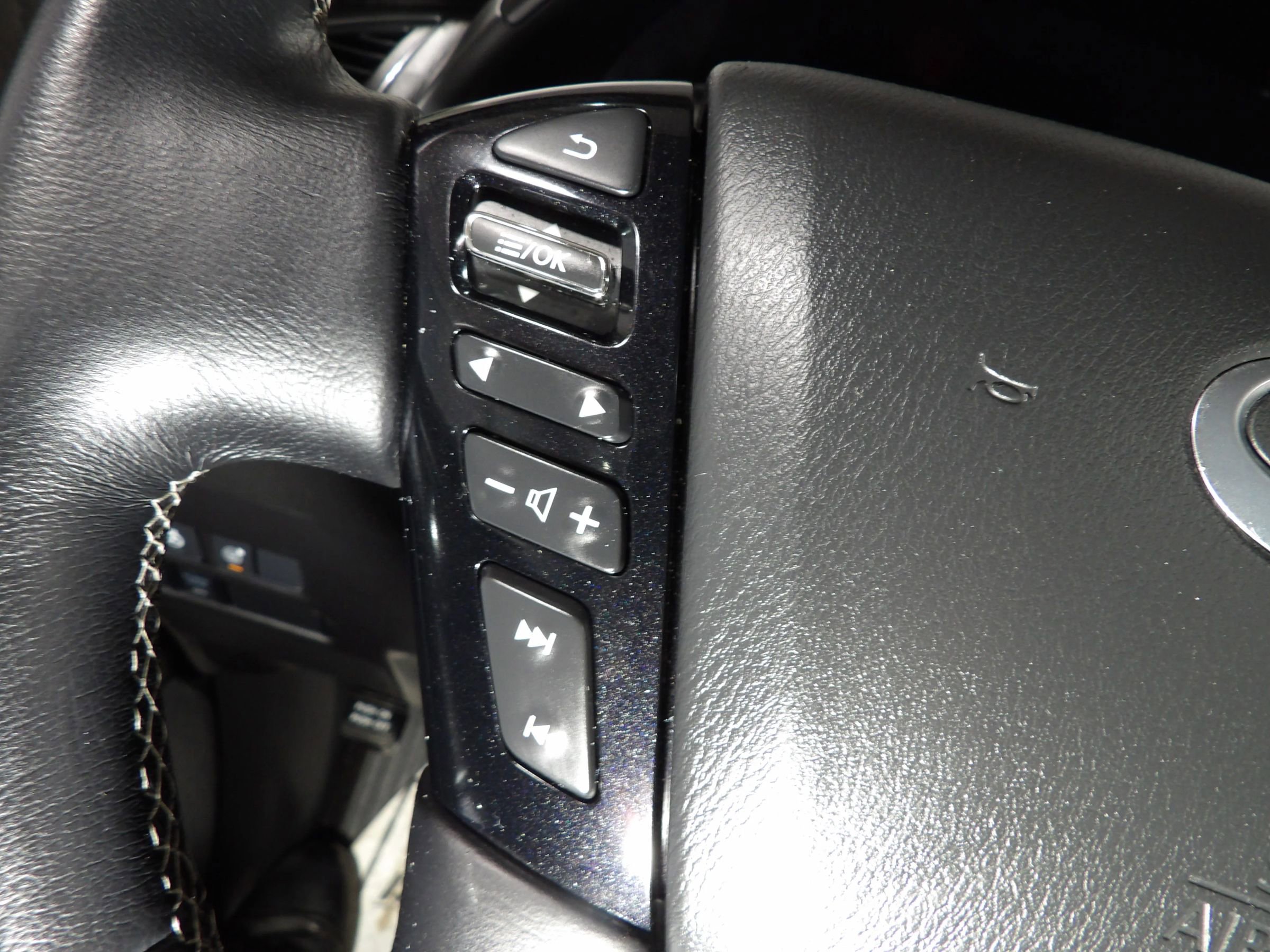 Used 2024 INFINITI QX80 Luxe image 38