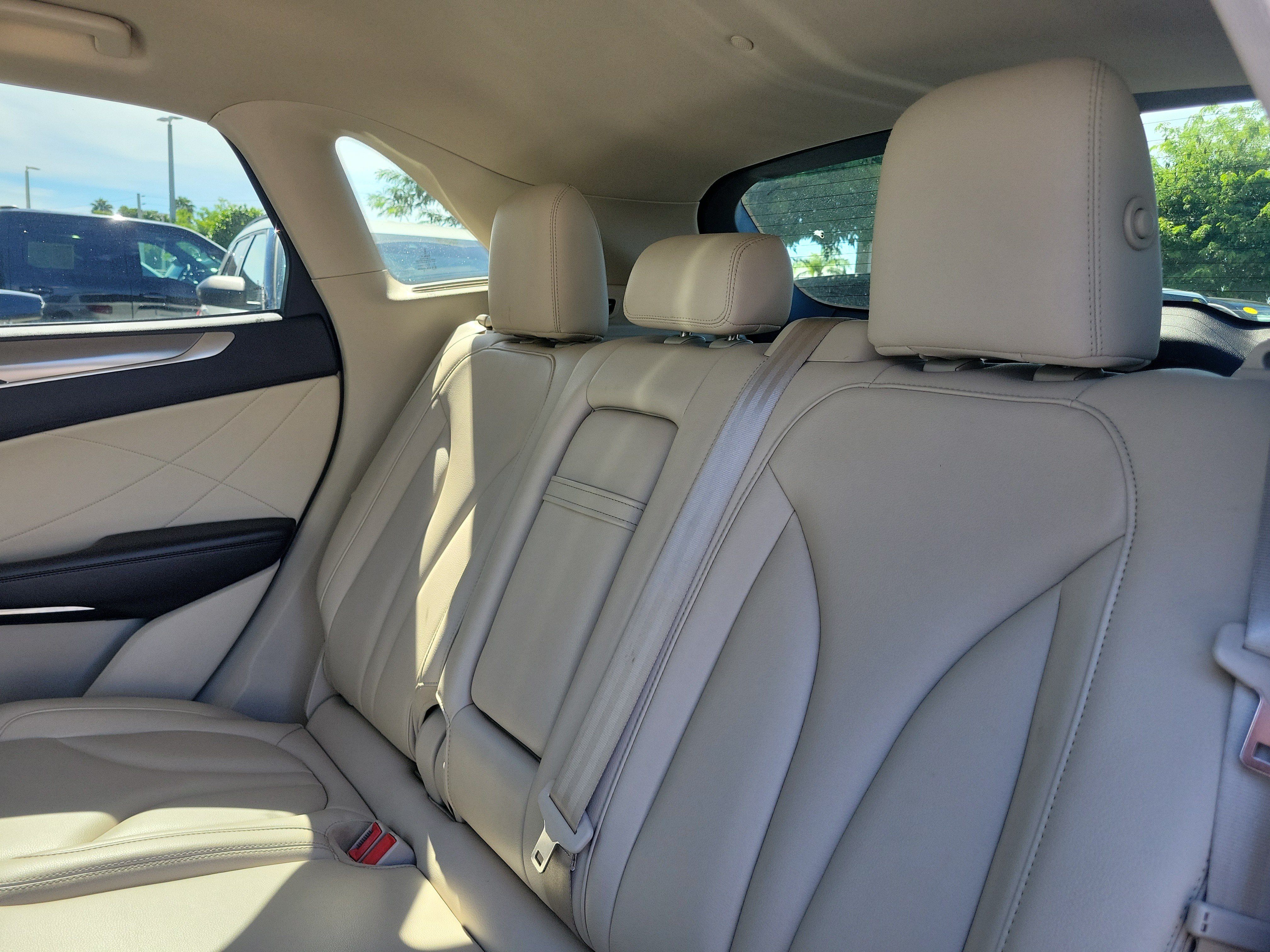 Used 2019 Lincoln MKC Premiere FWD image 15