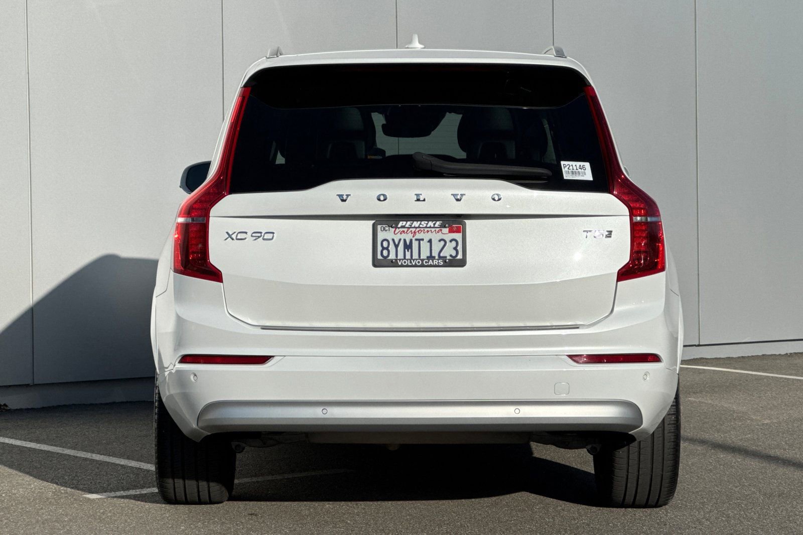 Used 2022 Volvo XC90 T5 Momentum w/ Advanced Package image 4
