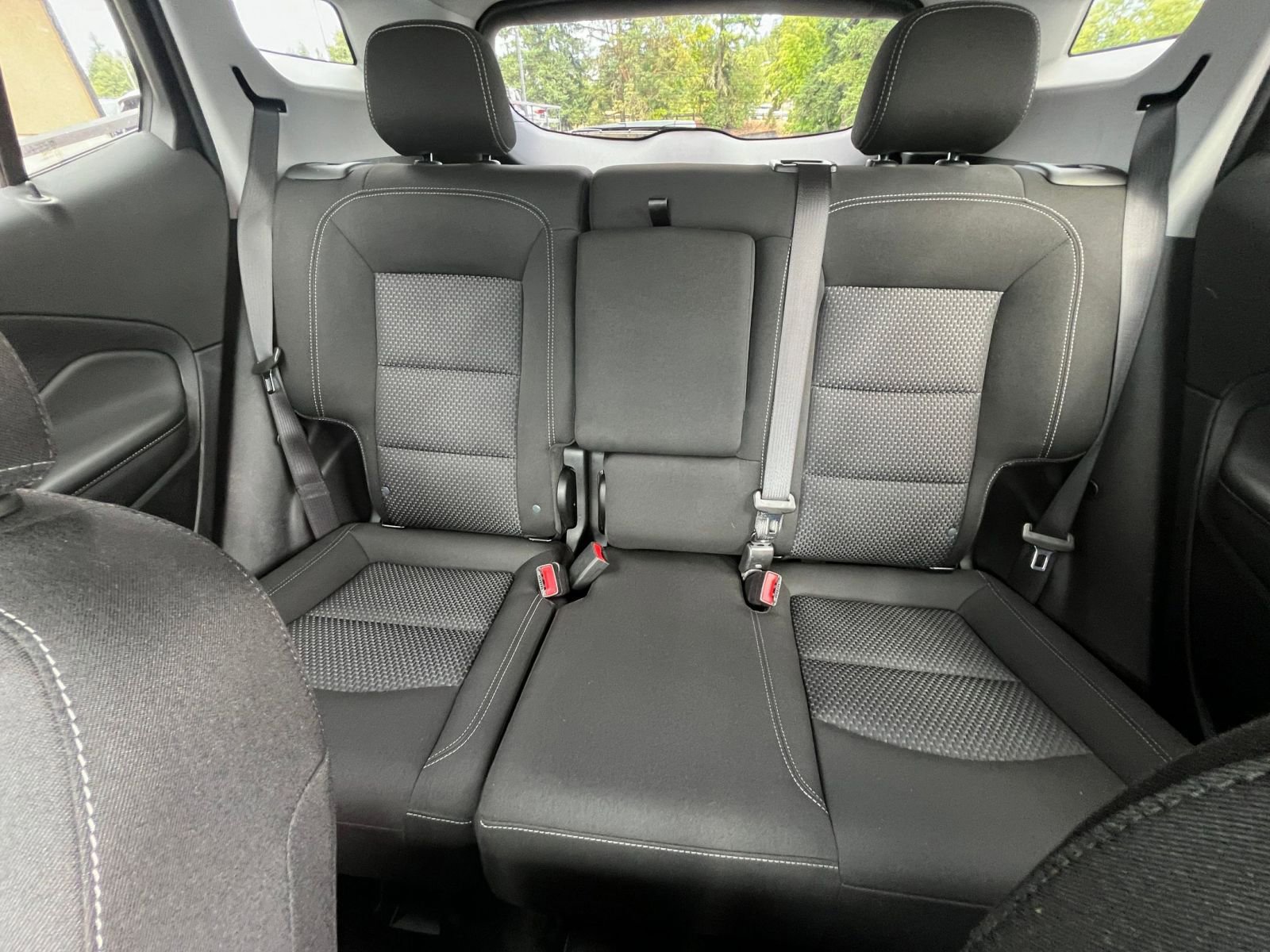 Used 2024 GMC Terrain SLE image 43