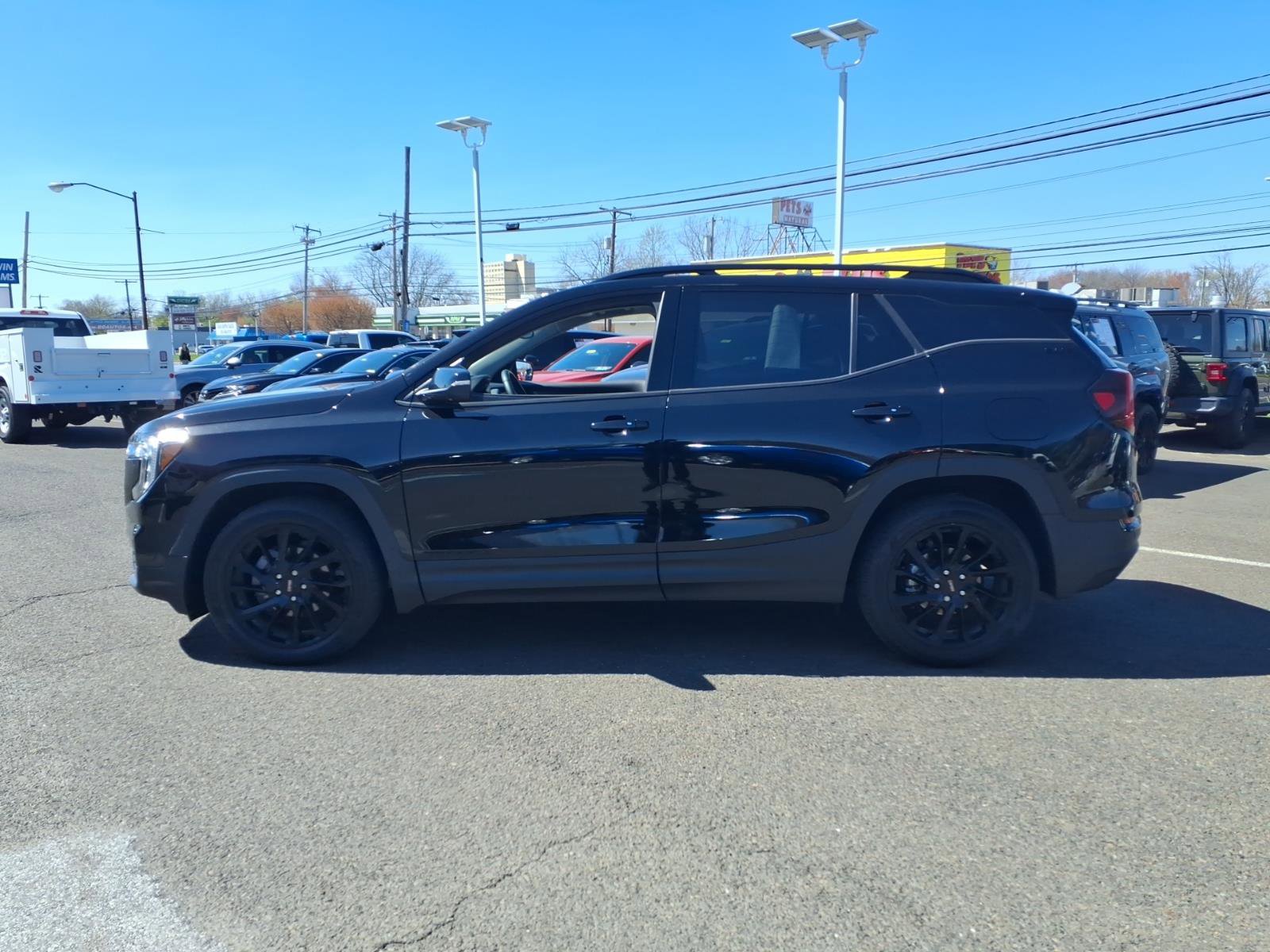 Certified 2023 GMC Terrain SLT w/ Infotainment Package II image 7