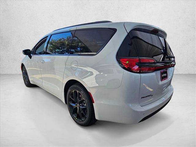 New 2026 Chrysler Pacifica Select w/ S Appearance Package image 8