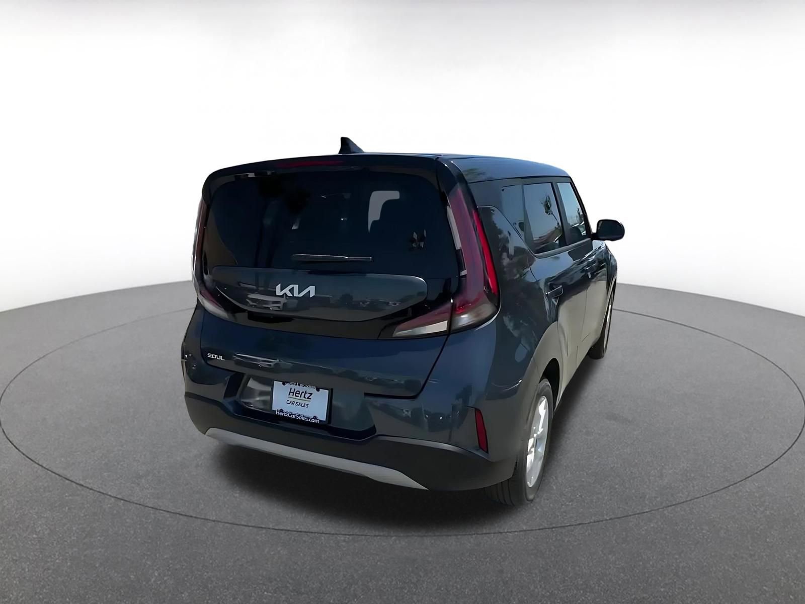 Used 2025 Kia Soul LX w/ LX Technology Package FWD image 15