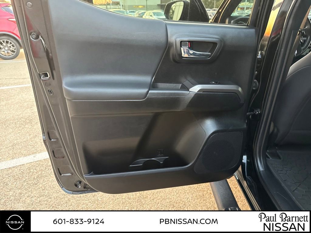 Used 2022 Toyota Tacoma TRD Off-Road image 24