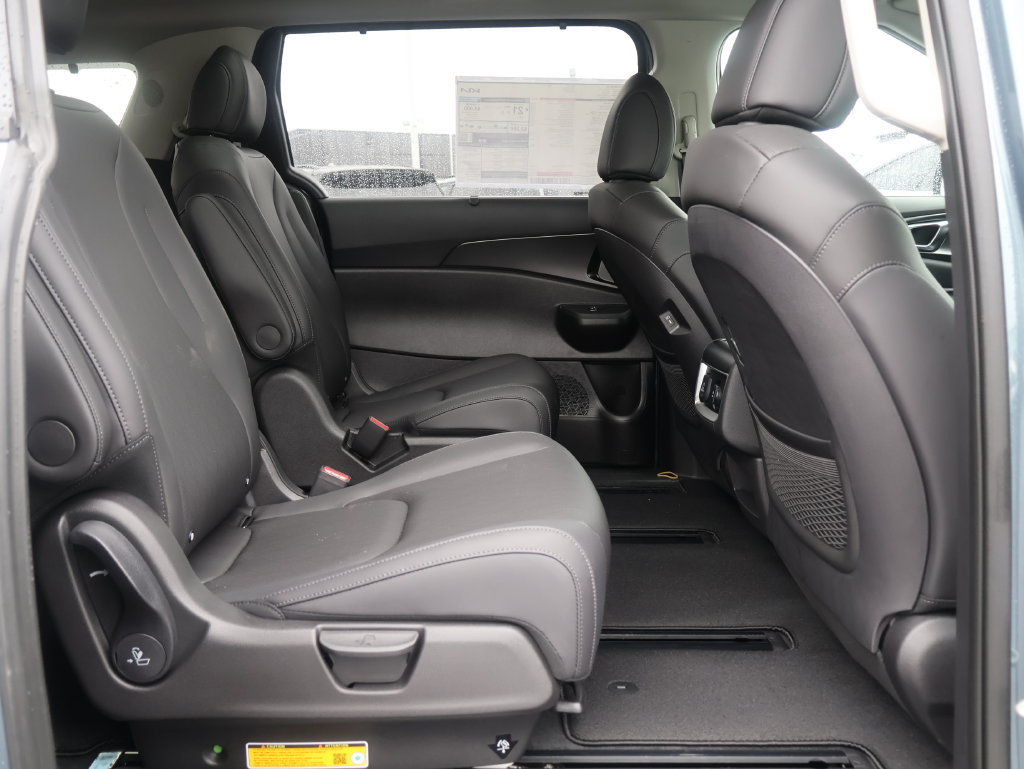 New 2027 Kia Carnival SX w/ Dark Edition Package FWD image 11