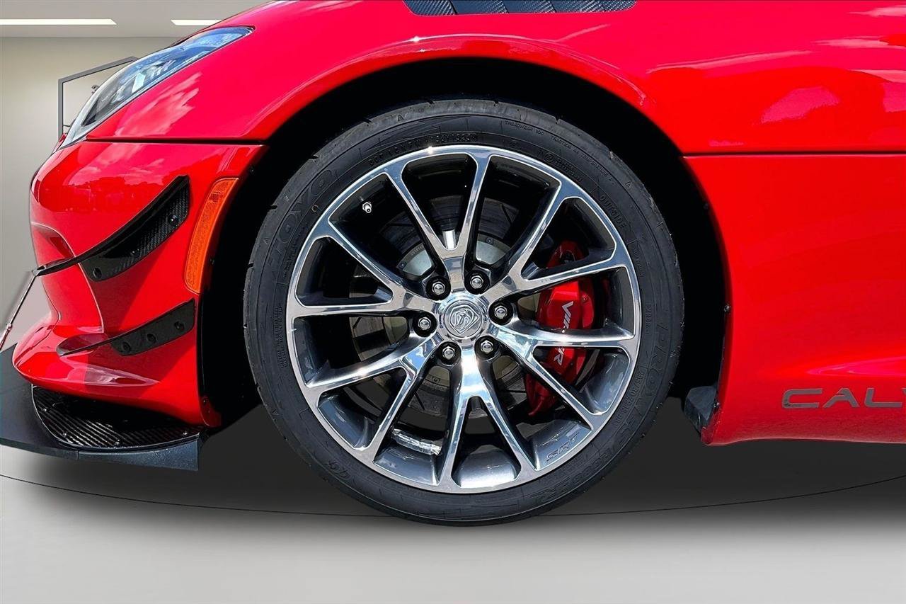 Used 2017 Dodge Viper GTC w/ GTS Interior Package RWD image 32