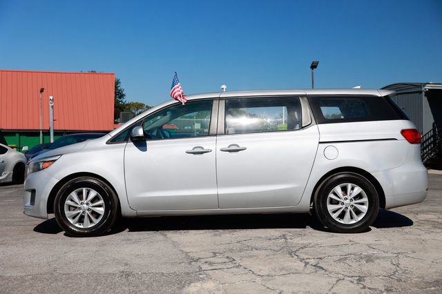 Used 2018 Kia Sedona L image 5