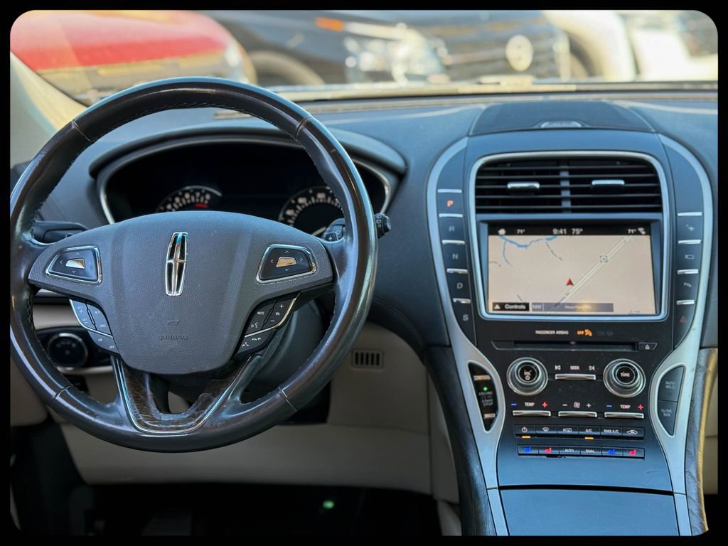 Used 2017 Lincoln MKX Reserve image 24