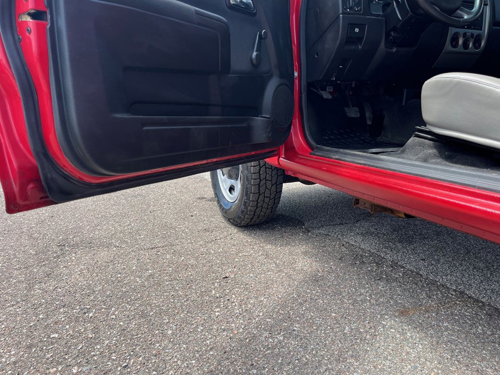 Used 2011 Chevrolet Colorado W/T AWD/4WD image 8
