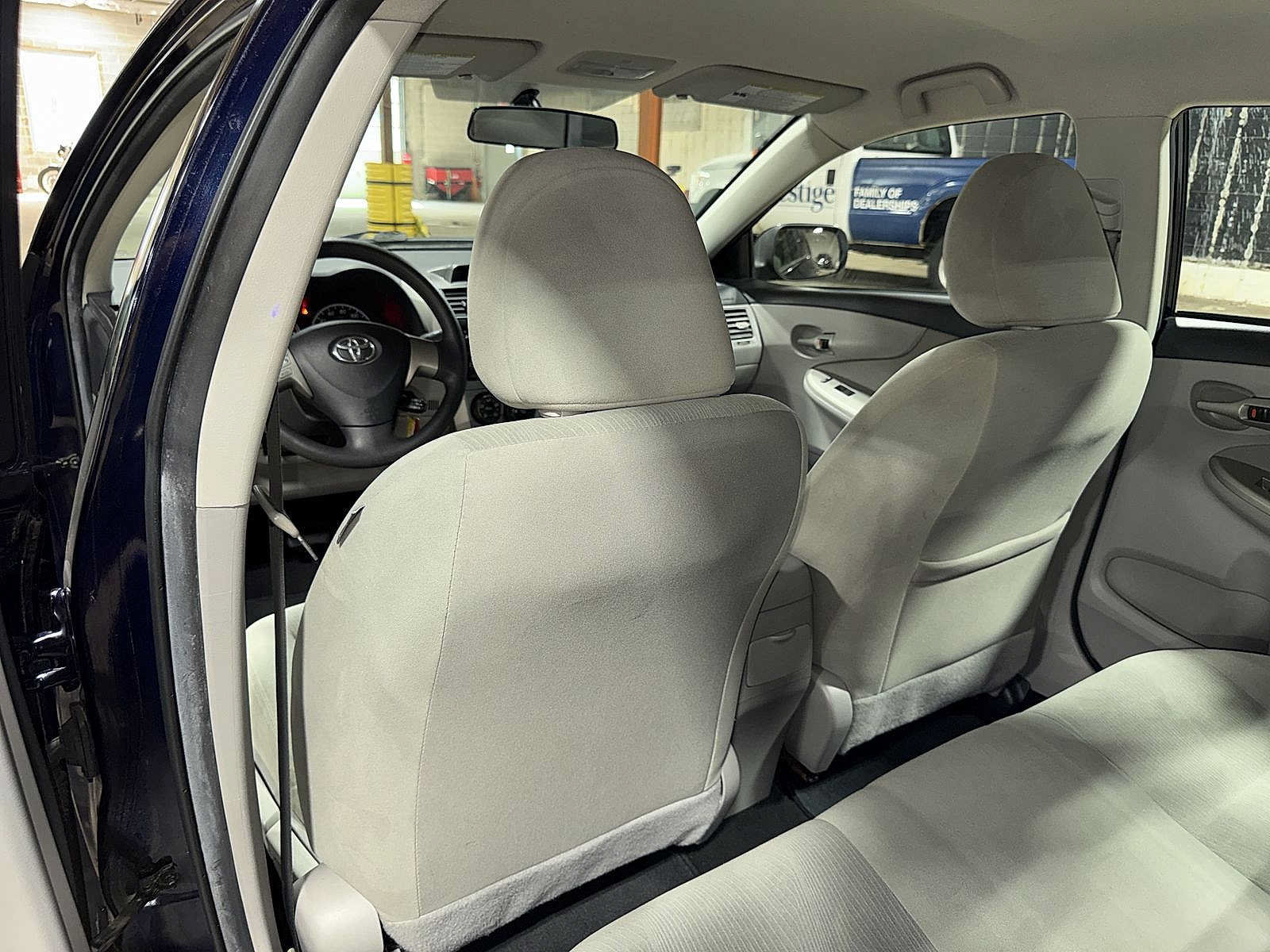 Used 2013 Toyota Corolla LE FWD image 25