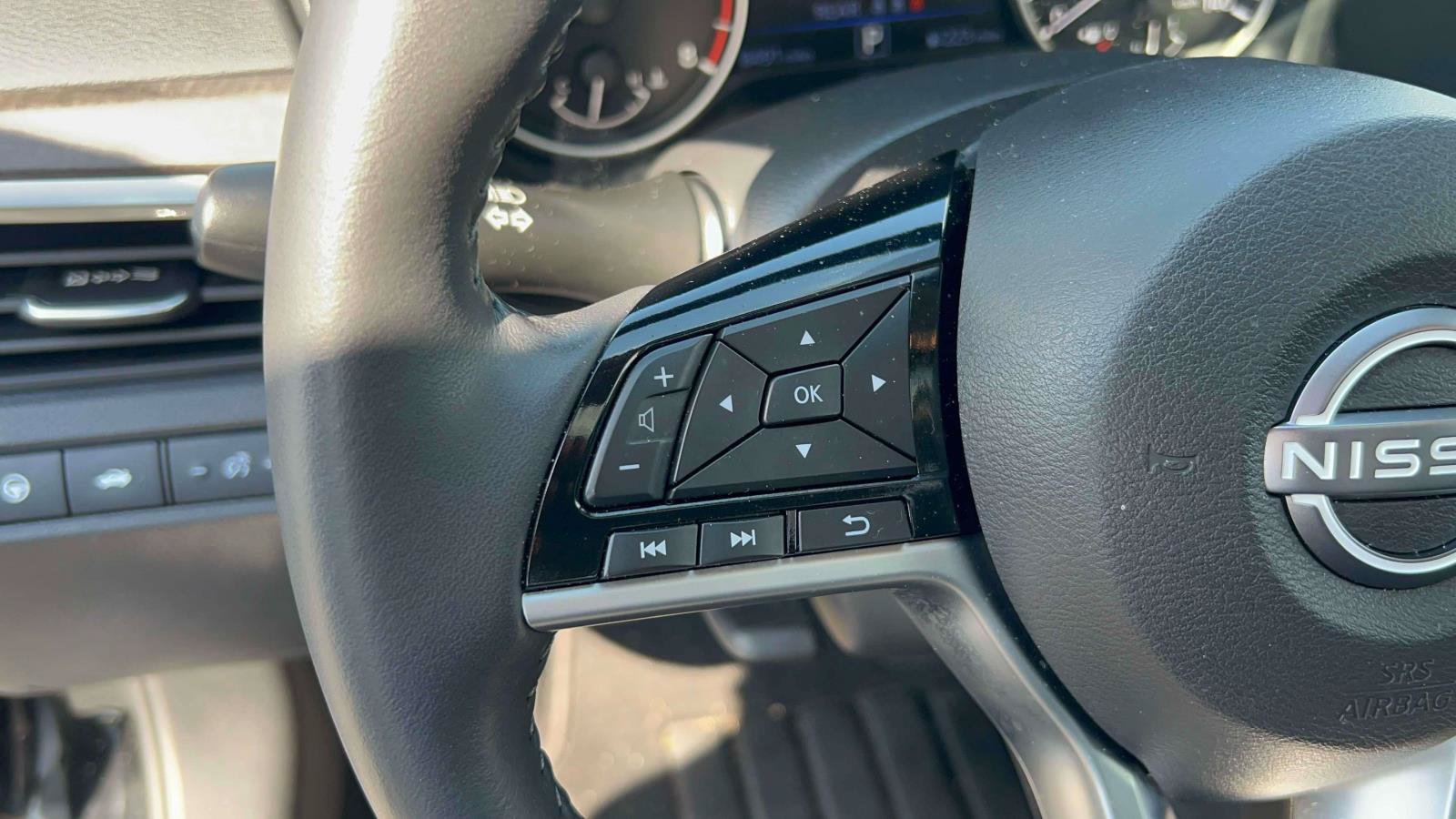 Used 2023 Nissan Altima 2.5 SL AWD/4WD image 23