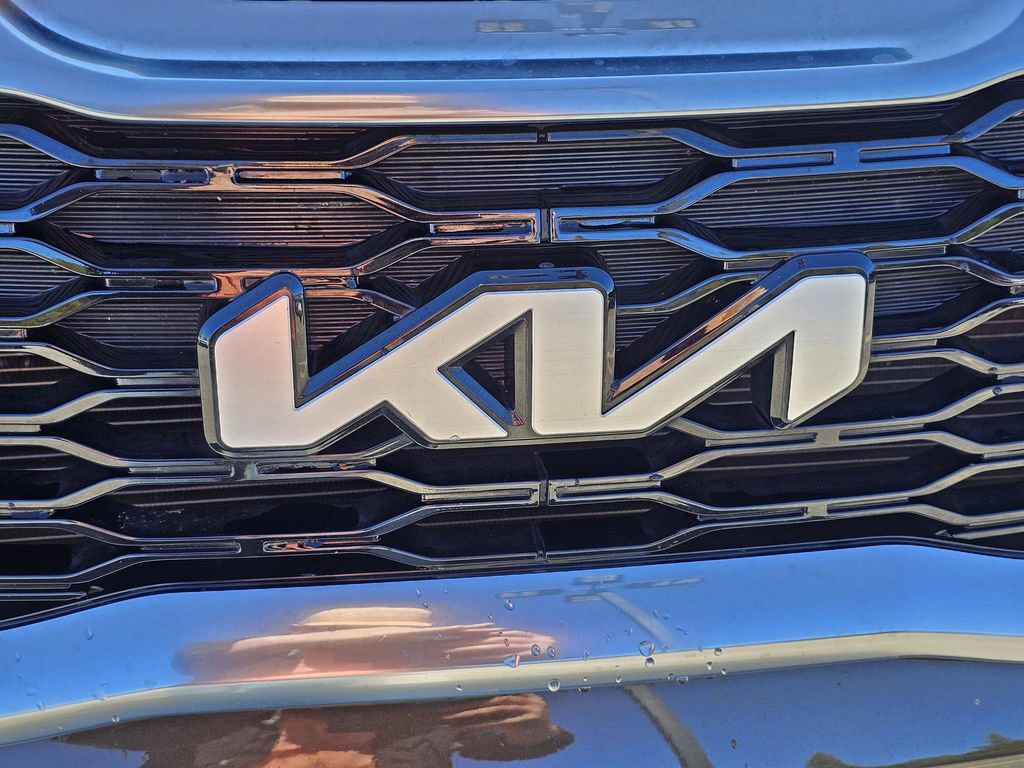 Used 2022 Kia Telluride S image 3