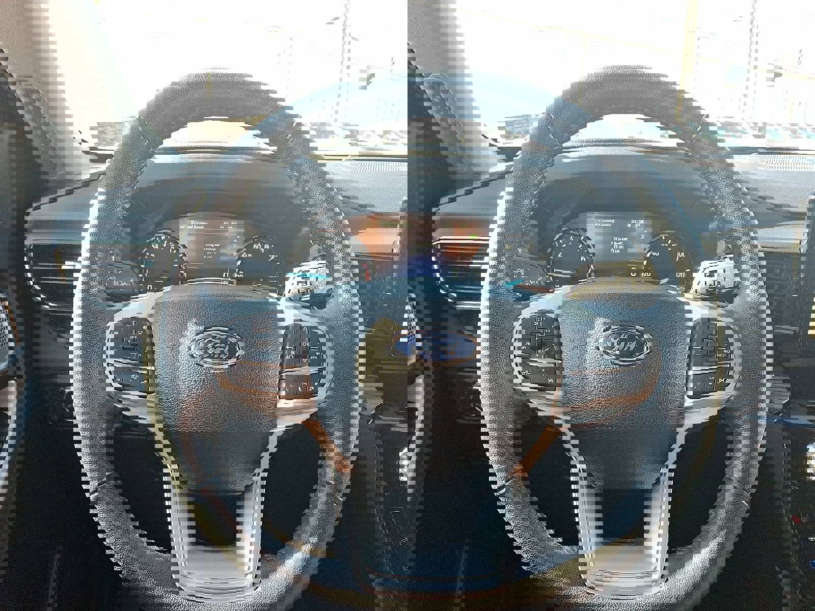 Used 2022 Ford Explorer Limited w/ Equipment Group 301A image 20