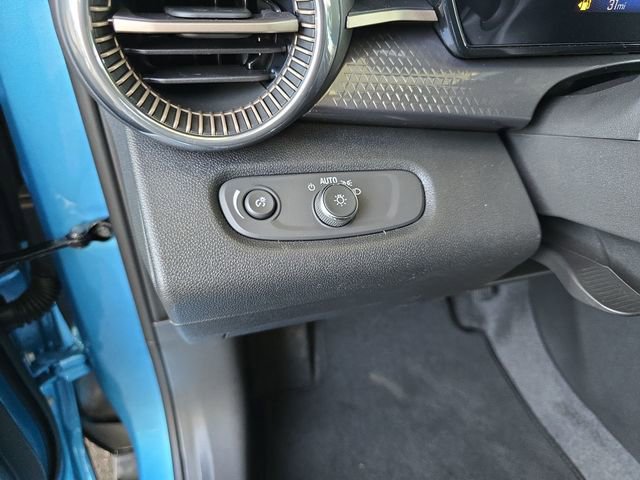 New 2025 Chevrolet Trax ACTIV w/ Driver Confidence Package image 17