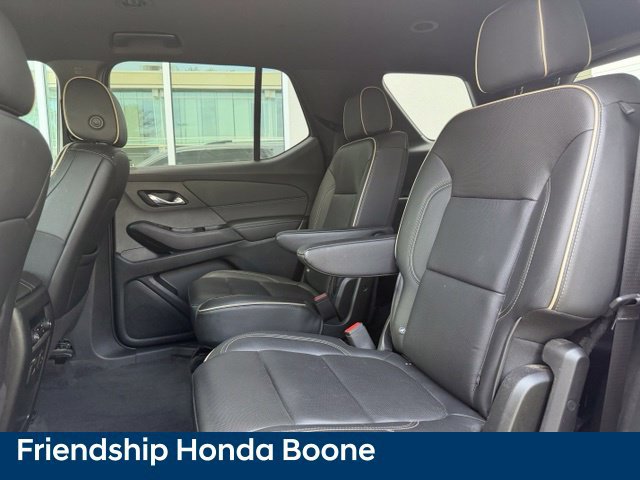 Used 2023 Chevrolet Traverse Premier FWD image 33