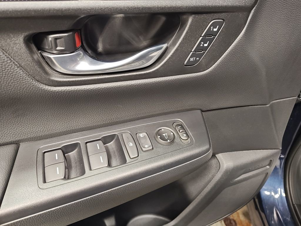 Used 2025 Honda CR-V Sport-L image 17