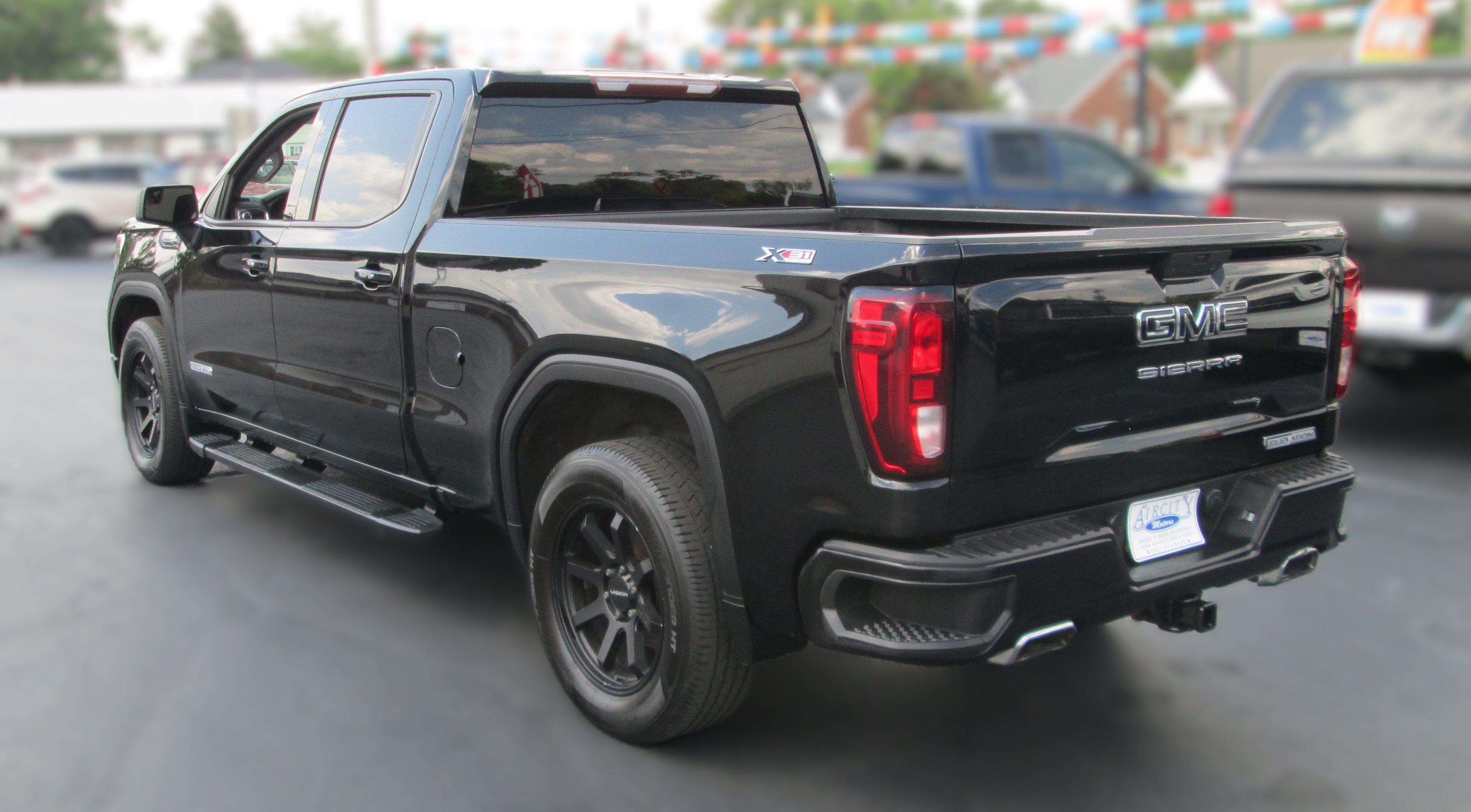 Used 2021 GMC Sierra 1500 Elevation w/ X31 Off-Road Package AWD/4WD image 6