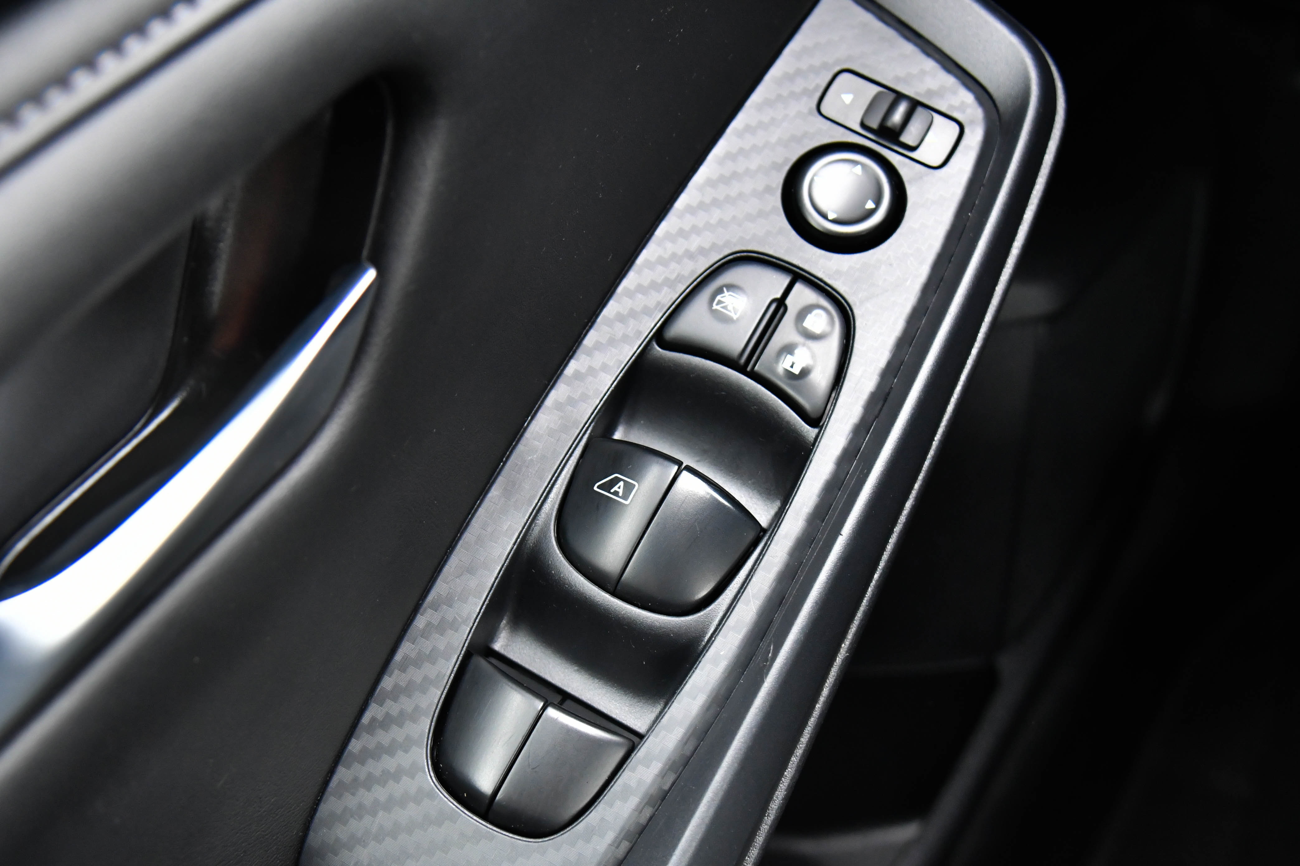 Used 2024 Nissan Sentra SV image 28