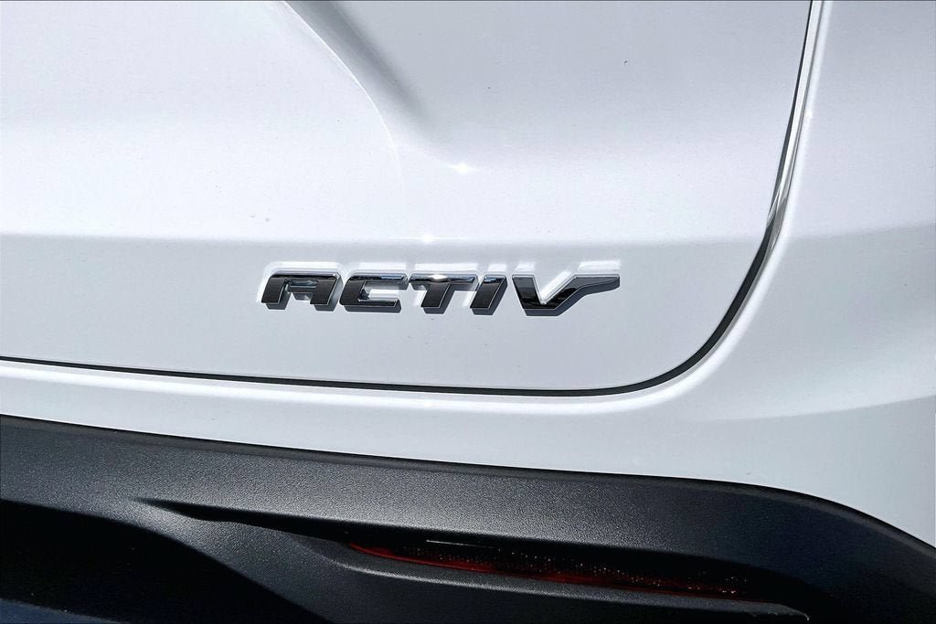 New 2026 Chevrolet Trax ACTIV w/ Sunroof Package FWD image 11