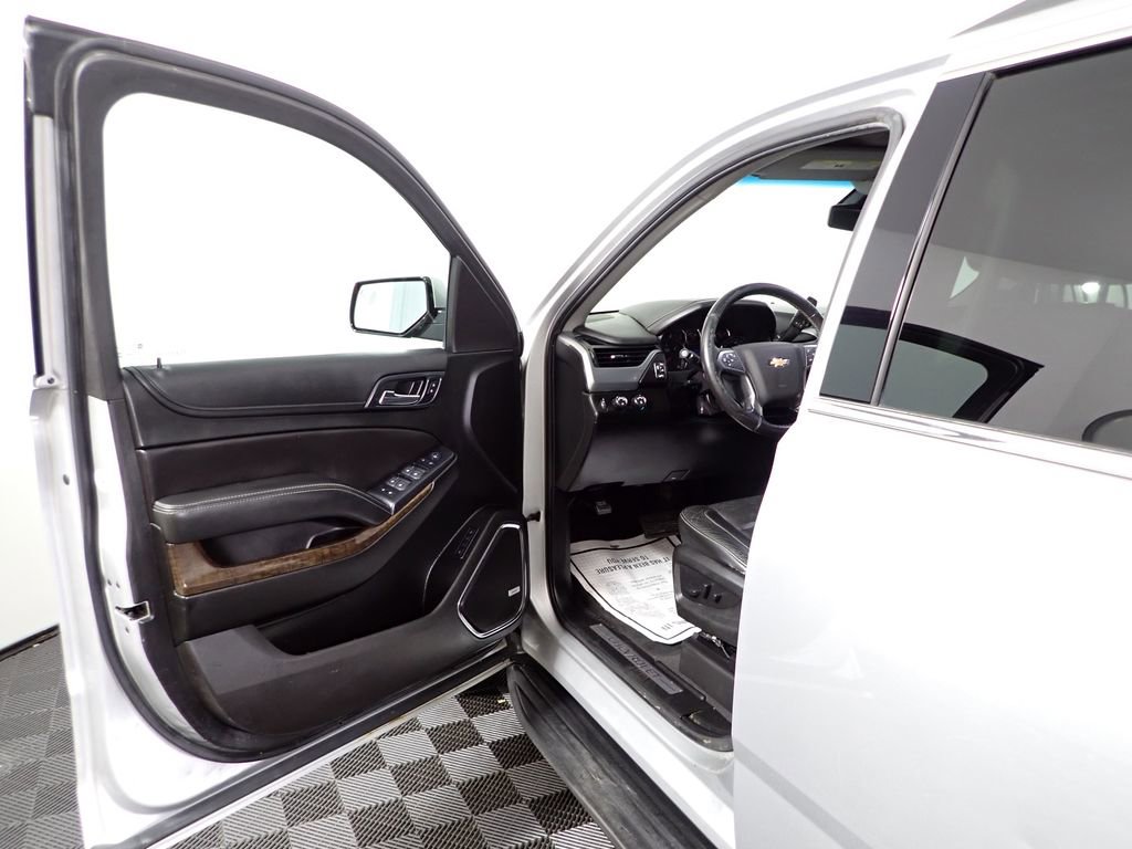 Used 2019 Chevrolet Suburban LT AWD/4WD image 20