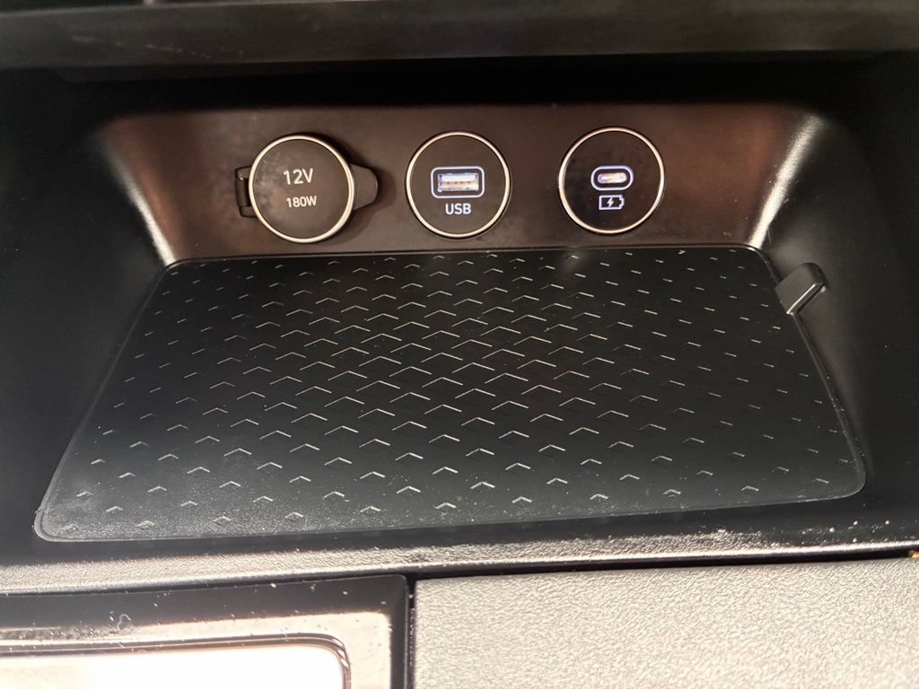Used 2025 Genesis G70 2.5T AWD/4WD image 31