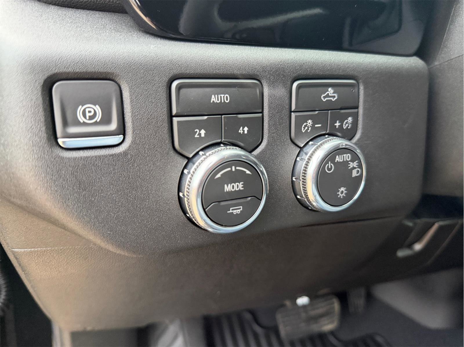 New 2026 GMC Sierra 1500 SLE w/ Preferred Package image 27