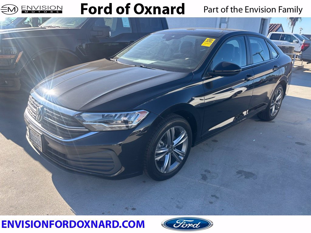 Used 2023 Volkswagen Jetta SE FWD image 1