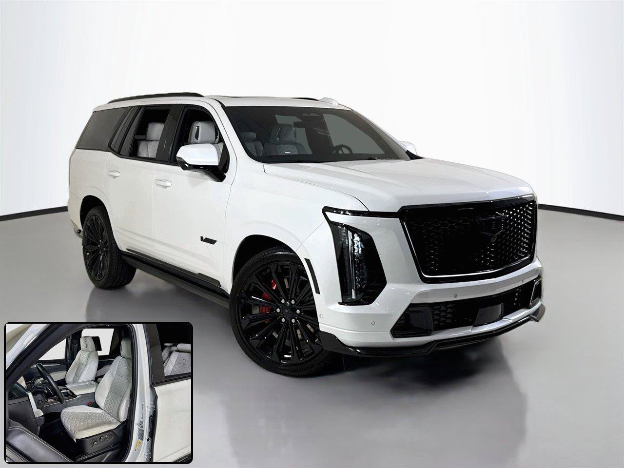 Used 2025 Cadillac Escalade V AWD/4WD image 2