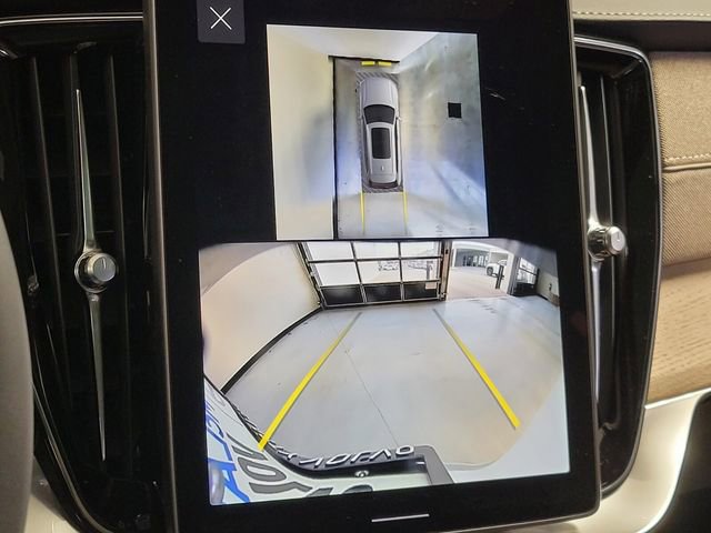 New 2026 Volvo XC90 T8 Plus w/ Protection Package Premier AWD/4WD image 17