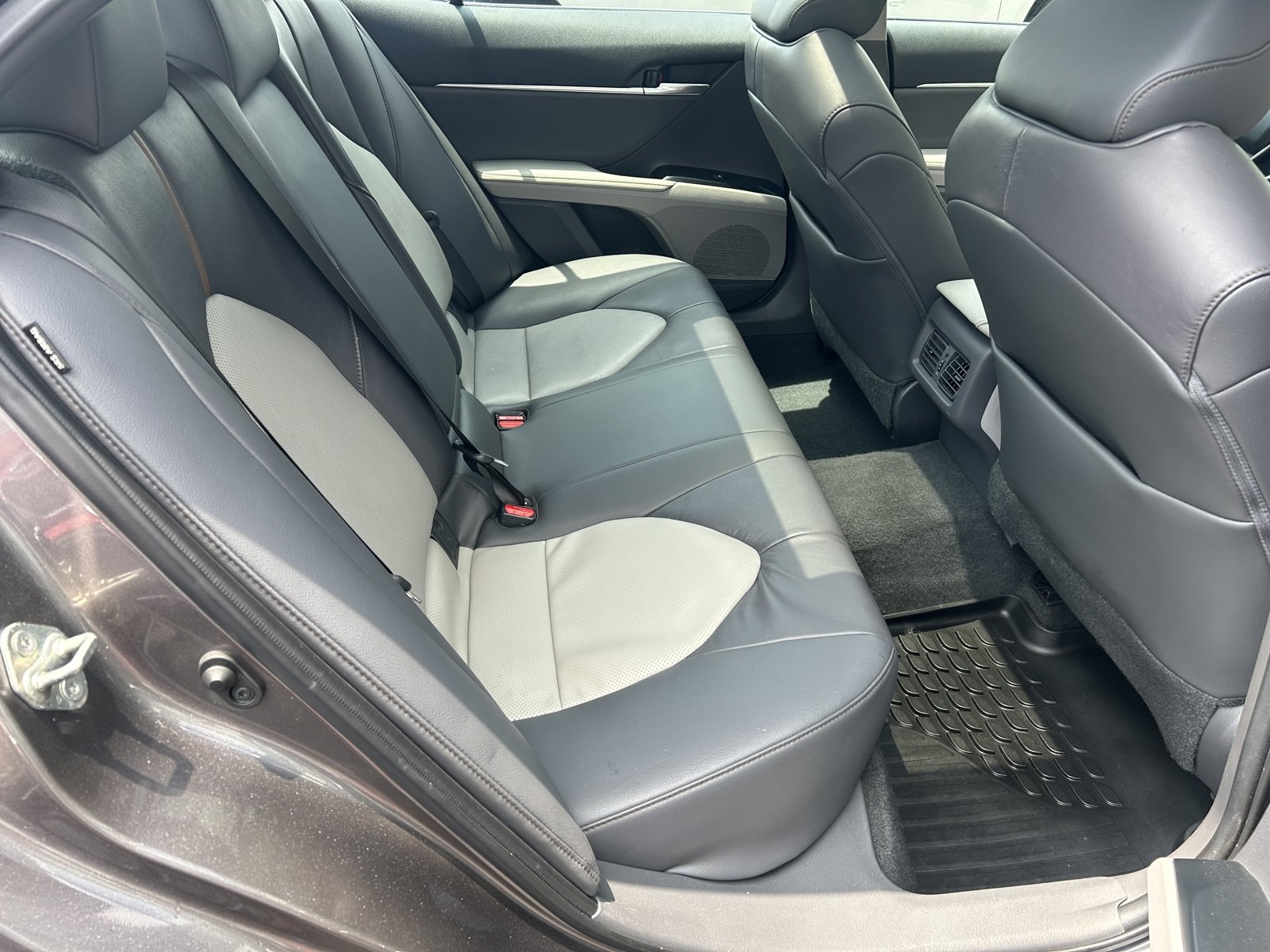 Used 2020 Toyota Camry XLE AWD/4WD image 17