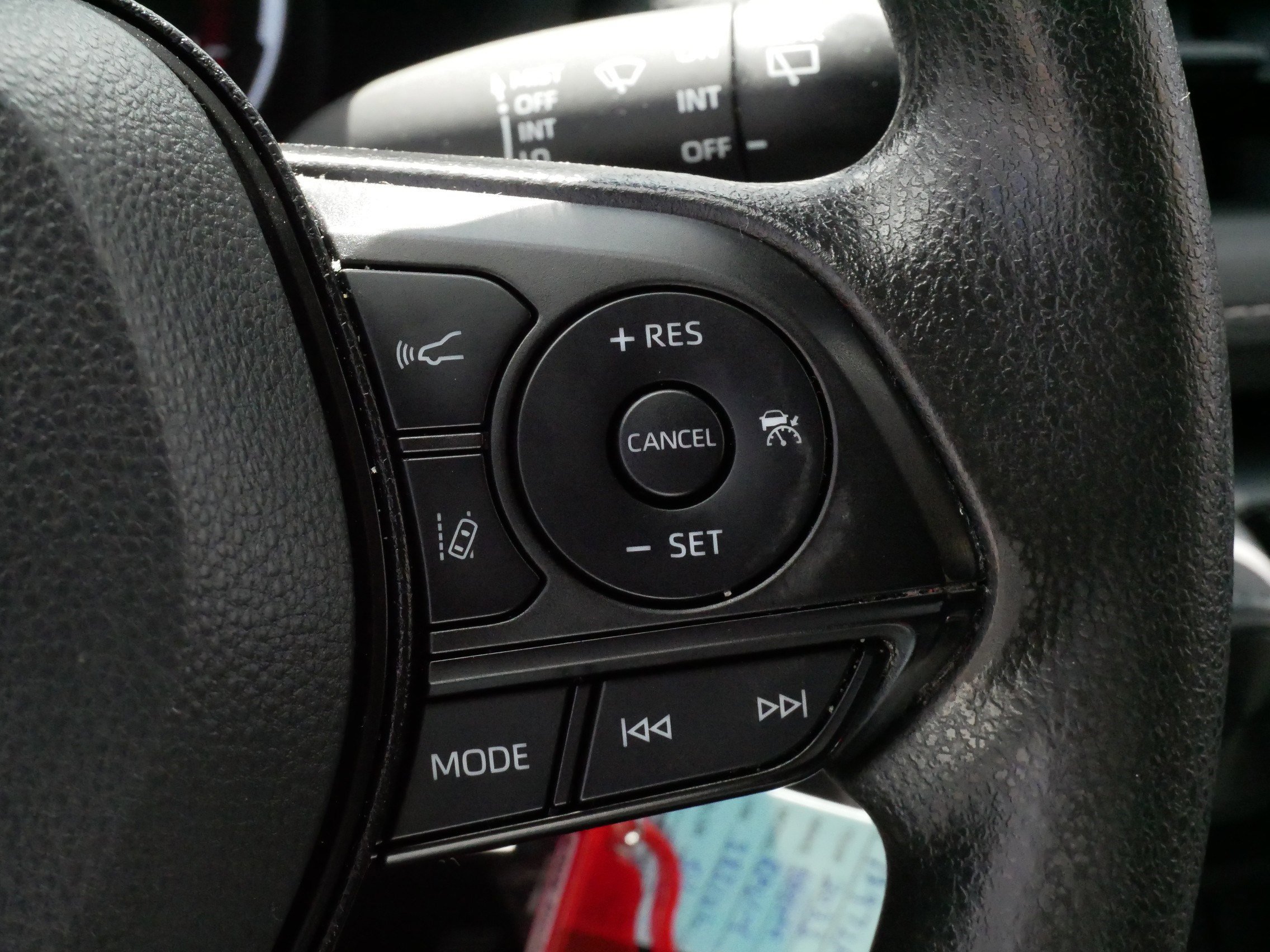 Used 2023 Toyota RAV4 LE AWD/4WD image 25