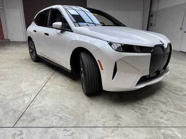 Used 2026 BMW iX xDrive45 image 7