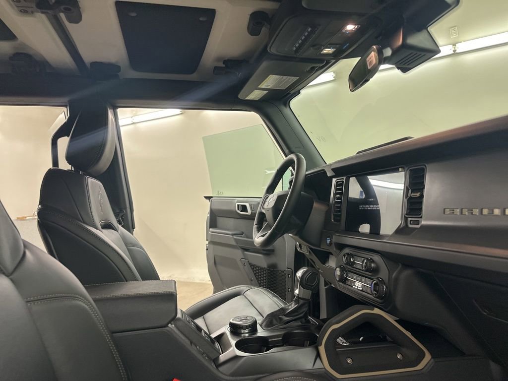 New 2025 Ford Bronco Badlands w/ Sasquatch Package AWD/4WD image 17