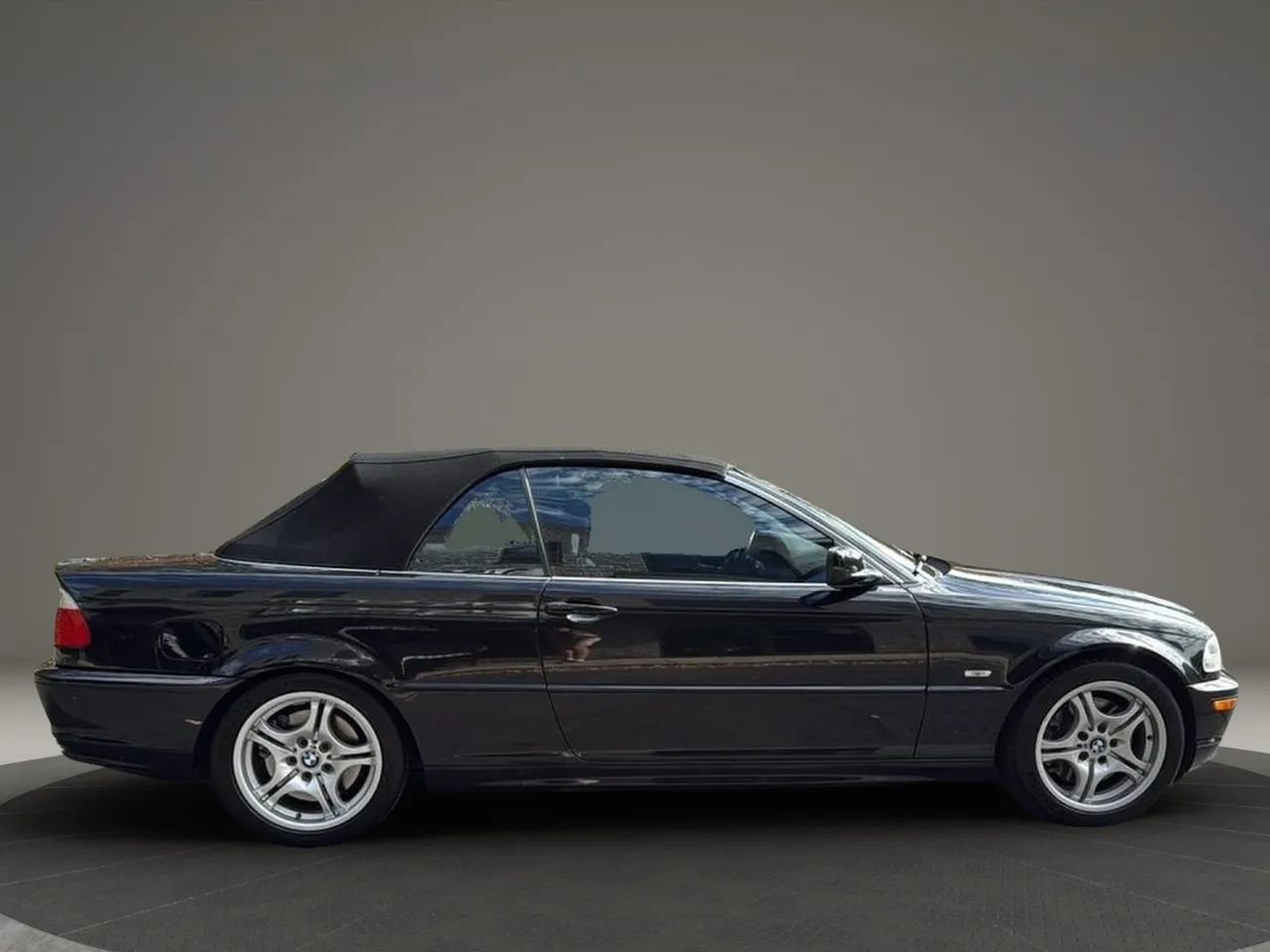 Used 2003 BMW 330Ci Convertible image 4