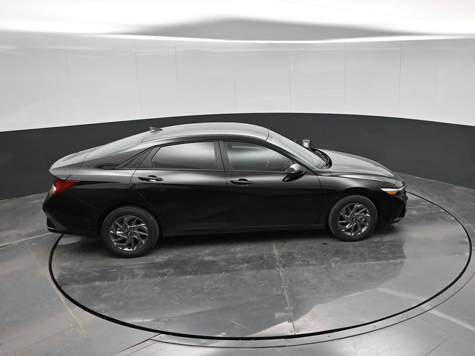 New 2026 Hyundai Elantra Blue image 30