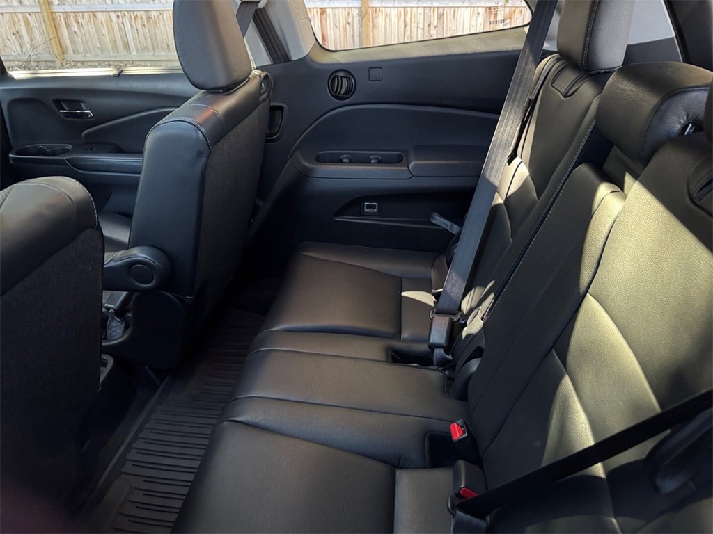 Used 2019 Honda Pilot Elite image 18
