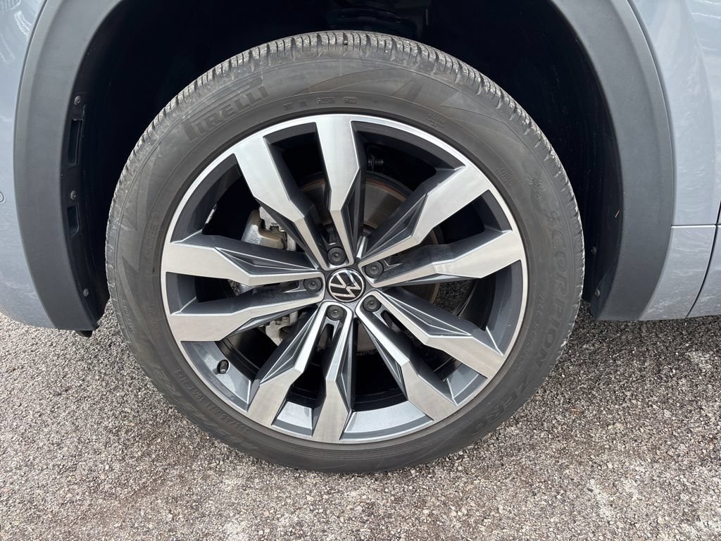Used 2023 Volkswagen Atlas Cross Sport SEL Premium R-Line AWD/4WD image 7