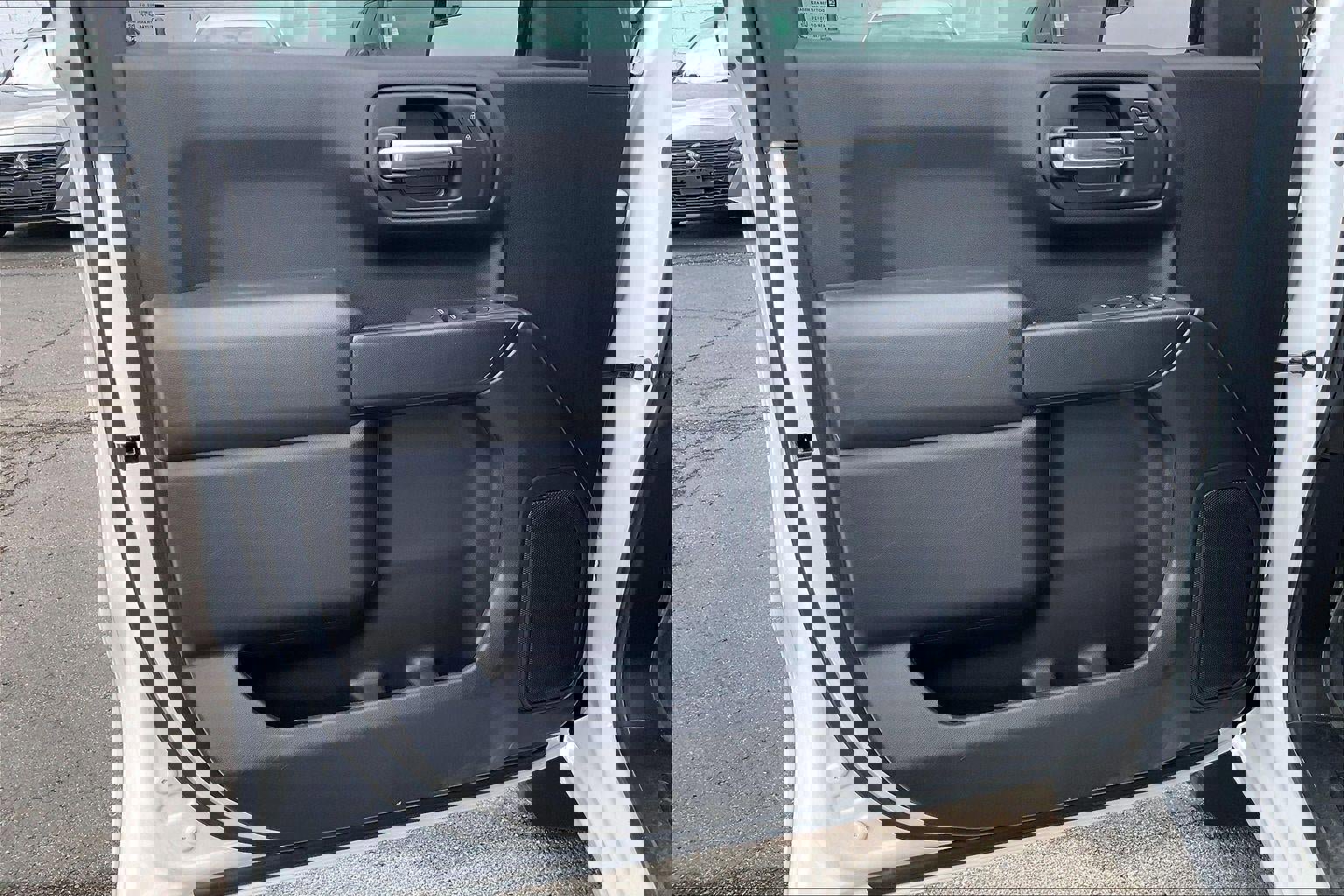 Used 2025 Chevrolet Silverado 1500 Custom image 23