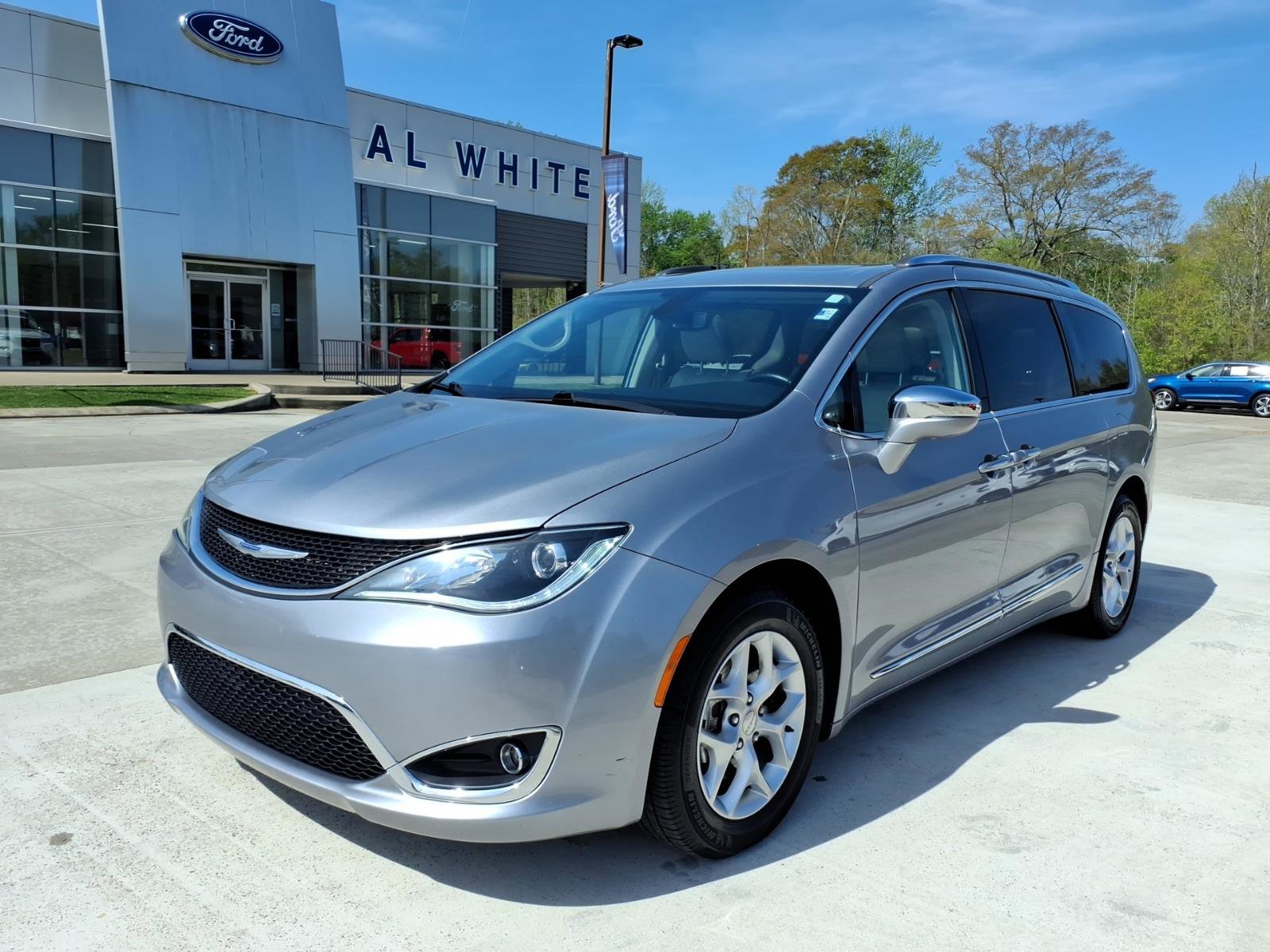 Used 2020 Chrysler Pacifica Limited image 1