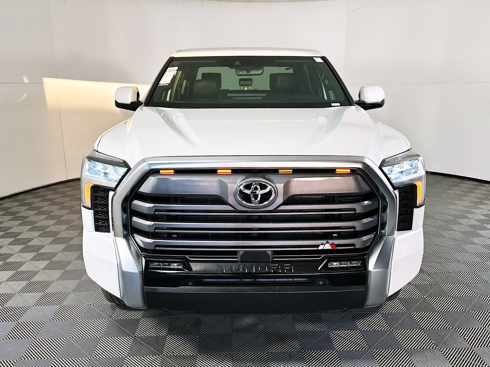 Used 2025 Toyota Tundra Limited image 8