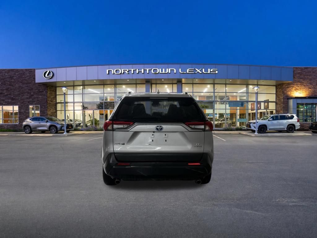 Used 2024 Toyota RAV4 LE AWD/4WD image 20