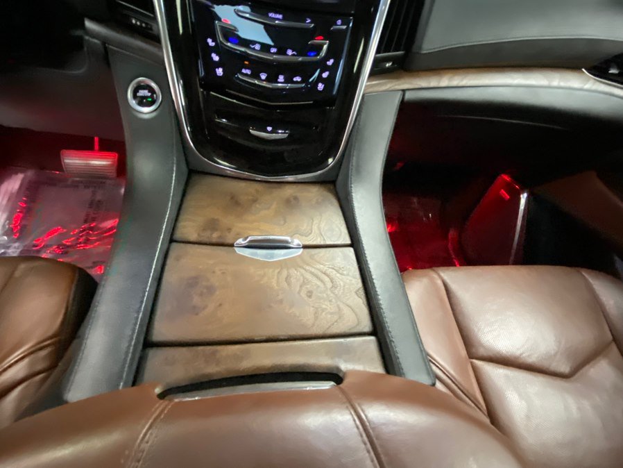 Used 2015 Cadillac Escalade ESV Premium AWD/4WD image 30